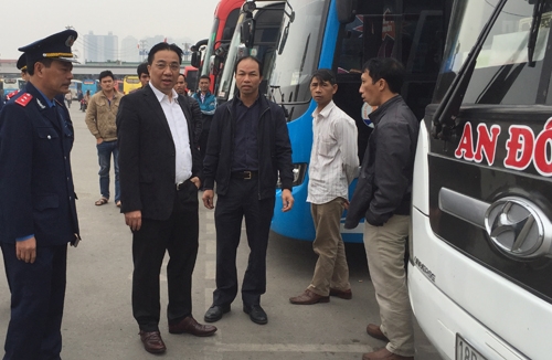 ha-noi-se-manh-tay-voi-nha-xe-chong-doi-chuyen-tuyen-don-khach
