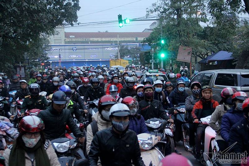 Nhích từng mét trên các ngả về Thủ đô sau Tết dương lịch
