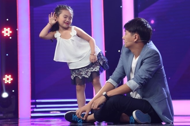 Tran Thanh thich thu nghe be 5 tuoi hat ca khuc cua Hari Won hinh anh 1