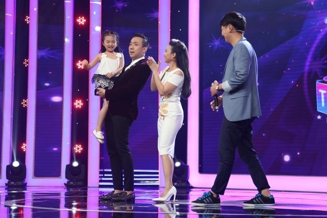 Tran Thanh thich thu nghe be 5 tuoi hat ca khuc cua Hari Won hinh anh 2
