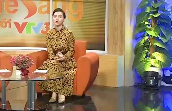BTV Hoài Anh xinh đẹp nổi bật giữa dàn MC của VTV
