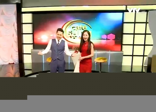 BTV Hoài Anh xinh đẹp nổi bật giữa dàn MC của VTV