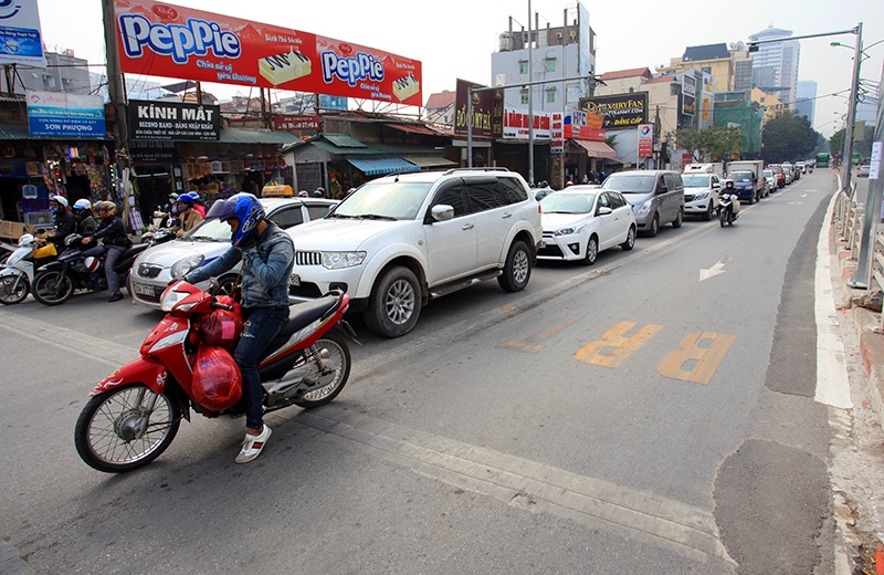 buyt thuong lan lan buyt nhanh, tai xe bi csgt nhac nho hinh anh 9