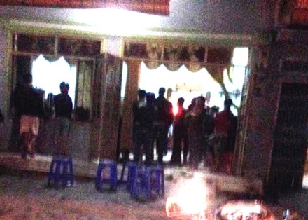 Gia đình đưa em Bảo về mai táng