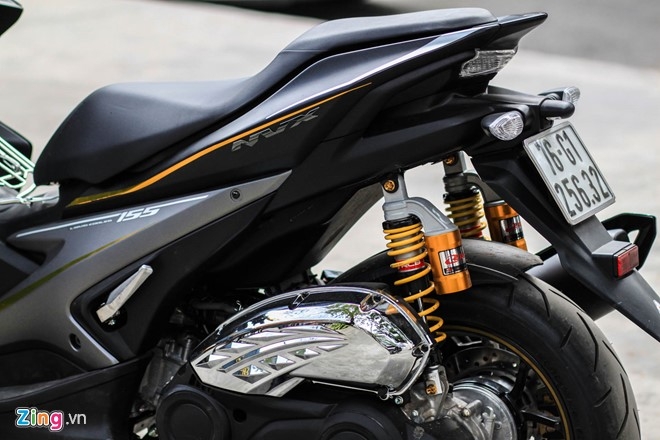 Yamaha NVX do thang dia va phuoc sau dau tien o Sai Gon hinh anh 3