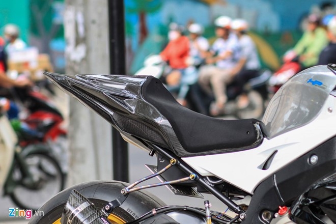 Sieu moto BMW S1000RR do dan ao carbon o Sai Gon hinh anh 6