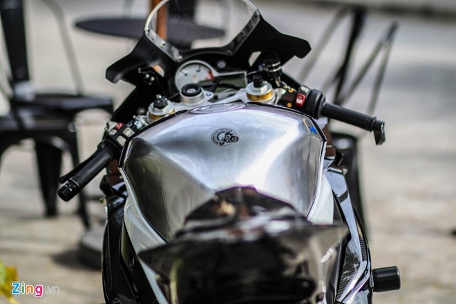 Sieu moto BMW S1000RR do dan ao carbon o Sai Gon hinh anh 8