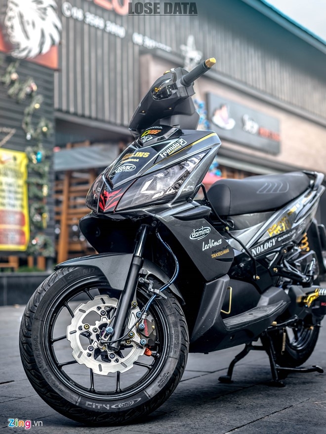 Honda Air Blade doi cu lot xac nho do choi hang hieu hinh anh 2