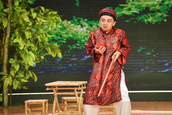 Dien vien tre lam canh no nan vi choi game show truyen hinh hinh anh 1