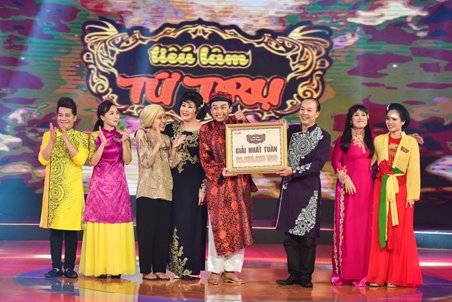 Dien vien tre lam canh no nan vi choi game show truyen hinh hinh anh 2