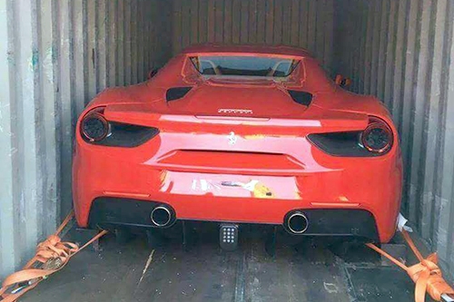 ferrari-488-spider-dau-tien-cap-cang-sai-gon