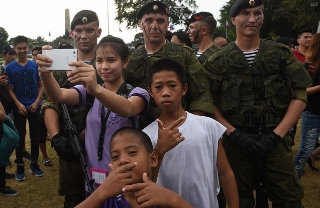 linh nga trinh dien kha nang chiu dung ghe nguoi o philippines hinh anh 5