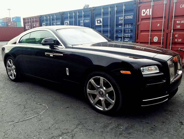 Xe siêu sang Rolls-Royce Wraith đầu tiên về Việt Nam trong năm 2017 - Ảnh 1.
