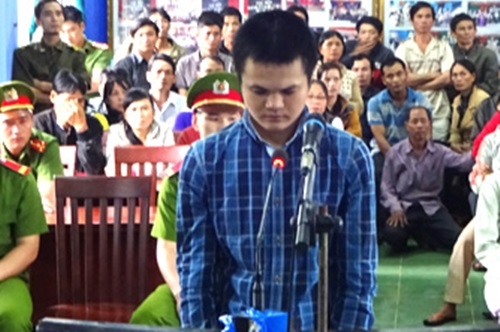 Nam thanh niên giết hàng xóm vì cho rằng bị chửi...ngu Nam thanh niên giết hàng xóm vì cho rằng bị chửi...ngu