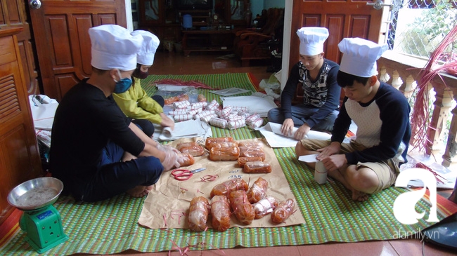 Sát Tết, giò me Nghệ An làm mỏi tay vẫn không đủ cung cấp cho thị trường Hà Nội, Sài Gòn. - Ảnh 5.