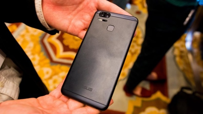 4 smartphone đáng chú ý vừa xuất hiện ở CES 2017