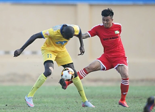 thanh-hoa-thang-tran-dau-voi-hlv-tung-doat-cup-c1-chau-au-1