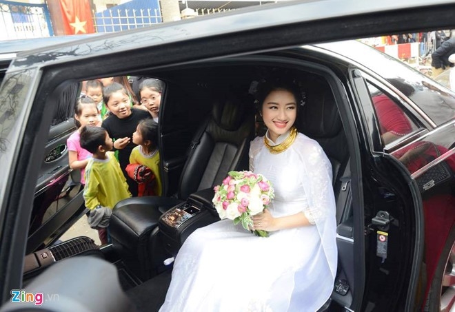 Dai gia tang Rolls-Royce Ghost cho Thu Ngan trong dam hoi hinh anh 18