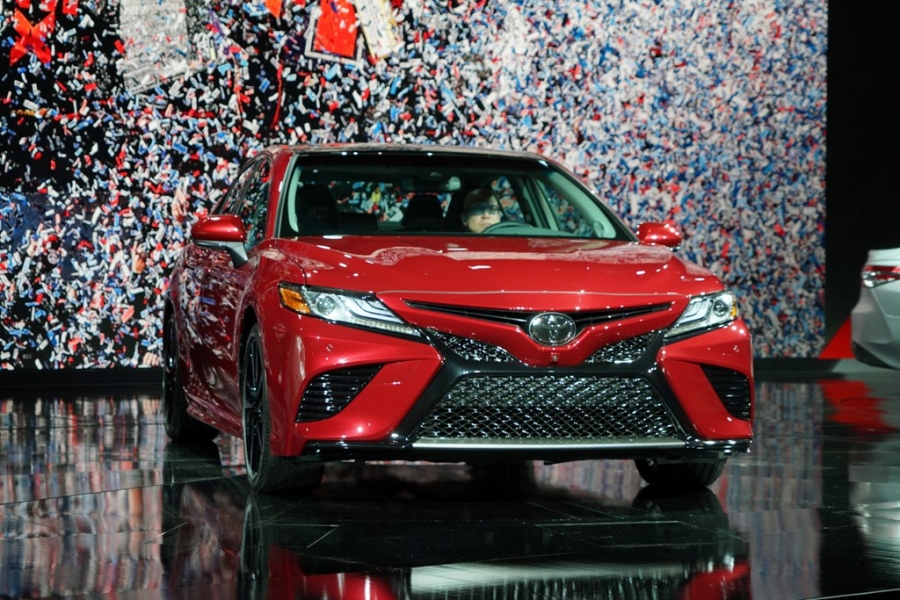 Anh thuc te Toyota Camry 2018 hinh anh 11