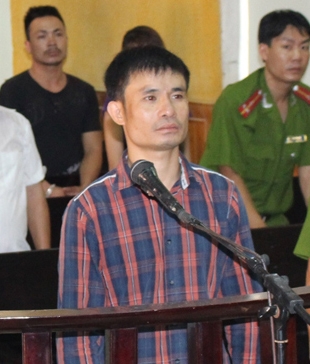 chuyen-xe-dinh-menh-va-cuoc-dau-sung-mot-tieng-trong-rung