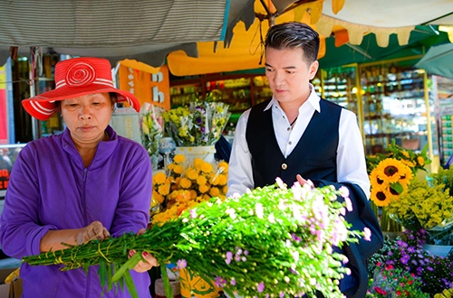 dam-vinh-hung-va-dan-trai-tre-gay-nao-loan-cho-cu-sai-gon-6