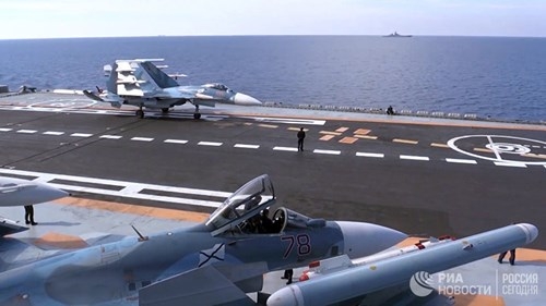 [ẢNH] Khoảnh khắc đẹp của tàu sân bay Nga tham chiến ở Syria ảnh 1
