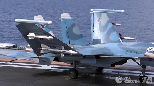 [ẢNH] Khoảnh khắc đẹp của tàu sân bay Nga tham chiến ở Syria ảnh 3