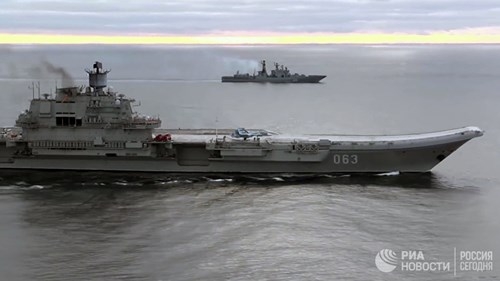[ẢNH] Khoảnh khắc đẹp của tàu sân bay Nga tham chiến ở Syria ảnh 15