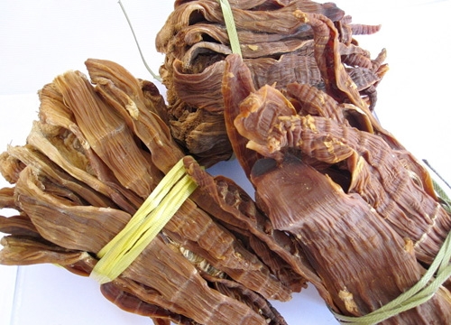  Măng phơi nắng tự nhiên sẽ có mùi ngai ngái của măng. Ảnh minh họa. 