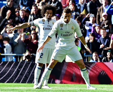 Ronaldo và đồng đội đang bay cao cùng Real
