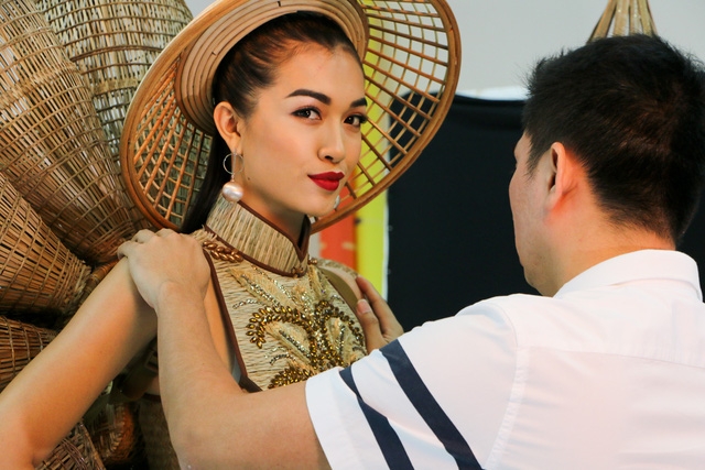 Đặc biệt, thí sinh Thái Trung Tín có đến hai mẫu trang phục lọt vào Top 5, bao gồm “Mẫu nghi” và “Nàng mây”.