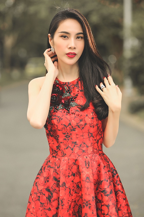 thuy-tien-khoe-vong-eo-nho-nhan-8