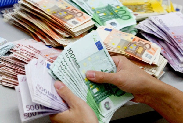 Tỷ giá USD liên tục giảm: Bất ngờ hiếm có