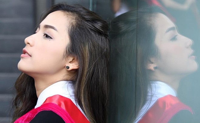 9X Thai Lan xinh dep thuong bi nham la con lai hinh anh 2