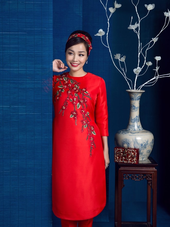 Dien vien Minh Huong dien ao dai don Tet hinh anh 2