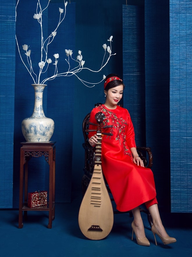 Dien vien Minh Huong dien ao dai don Tet hinh anh 3