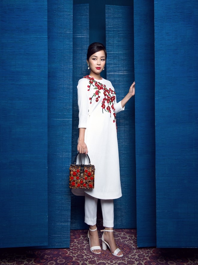 Dien vien Minh Huong dien ao dai don Tet hinh anh 7