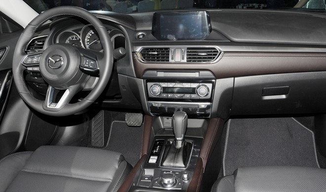 Mazda 6 2017 ra mat o Viet Nam voi gia tu 975 trieu dong hinh anh 2
