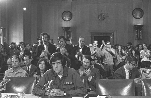 nhin lai su nghiep cua ngoai truong my john kerry hinh 4