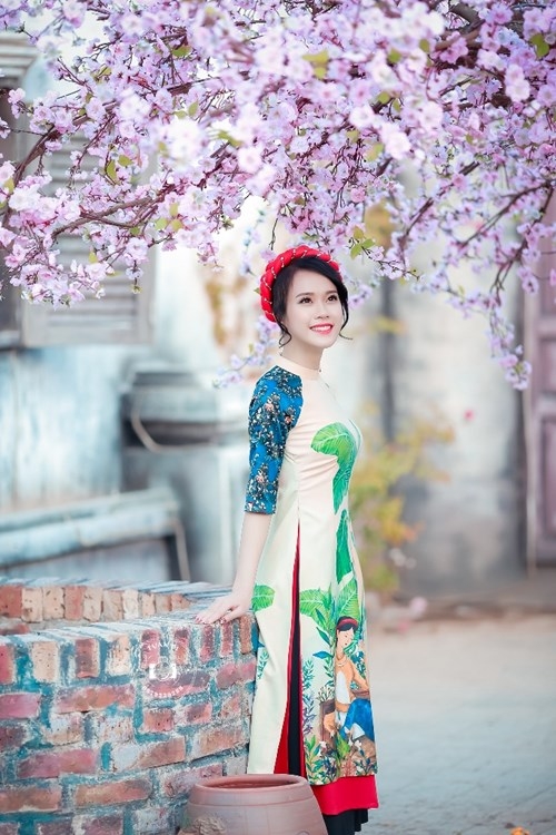 Nữ sinh duyên dáng bên vườn đào ngày cận Tết gây sốt - ảnh 10