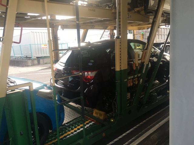 Toyota Yaris 2017 bất ngờ bị bắt gặp khi đang được vận chuyển đến đại lý - Ảnh 2.