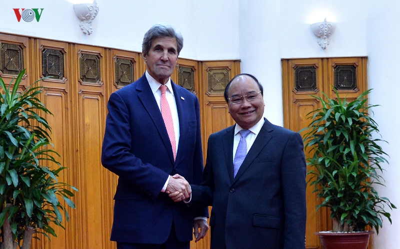 hinh anh ong kerry tham viet nam lan cuoi tren cuong vi ngoai truong hinh 3