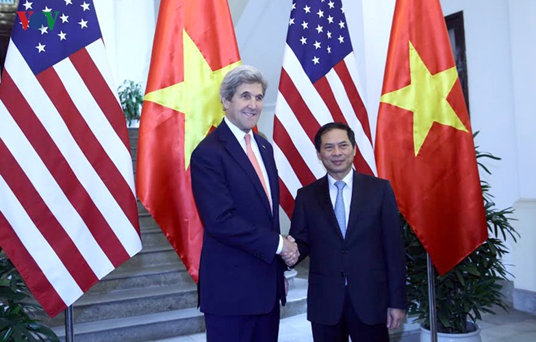 hinh anh ong kerry tham viet nam lan cuoi tren cuong vi ngoai truong hinh 11