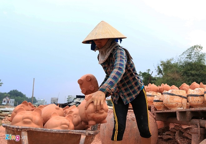 Hoi ha san xuat gom ga vang phuc vu Tet hinh anh 5