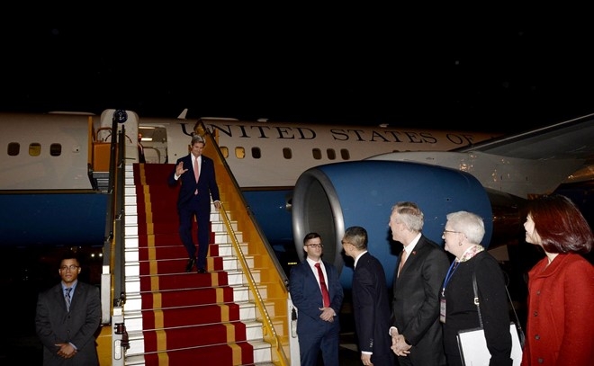 Ngoai truong My John Kerry da den Ha Noi hinh anh 1