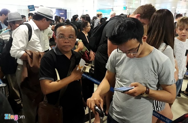 San bay Tan Son Nhat chat cung nguoi dip giap Tet hinh anh 7