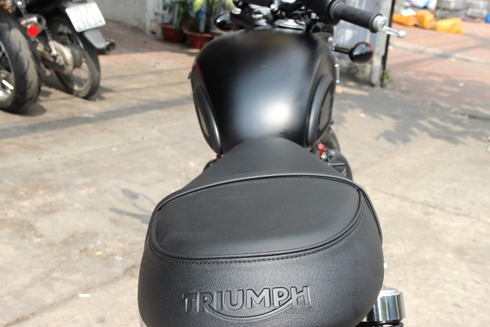 triump-bonneville-t100-black-2017-dau-tien-ve-viet-nam-page-2-5