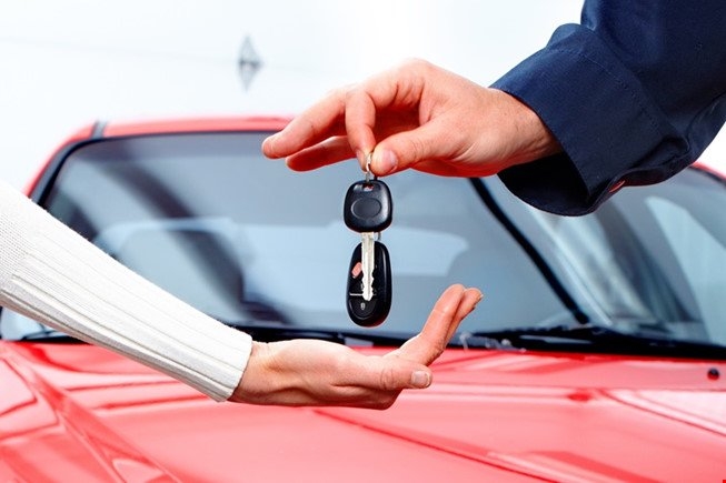Vay nóng mua ôtô Tết: 2 tiếng có tiền, khốn đốn cả năm