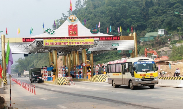  Trạm thu phí Lương Sơn - Hòa Bình thực hiện thu phí từ tháng 10/2015, lúc đó đã vấp phải sự phản đối của người dân do mức phí cao. Nay, trạm này vừa thực hiện tăng phí theo lộ trình (ảnh: Báo Đầu tư) 