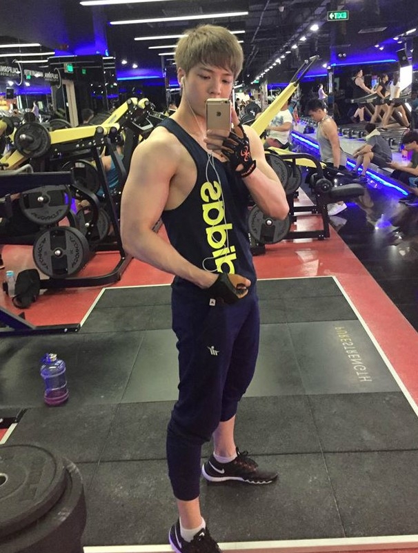 Dan mang truy tim chang tai xe dep trai nhu tai tu Han Quoc hinh anh 2